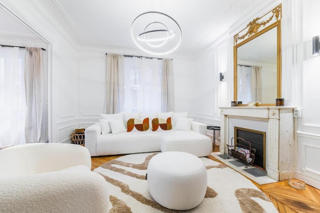 Haussmannian Apartment, Near Champs-Elysees Paris Exterior foto